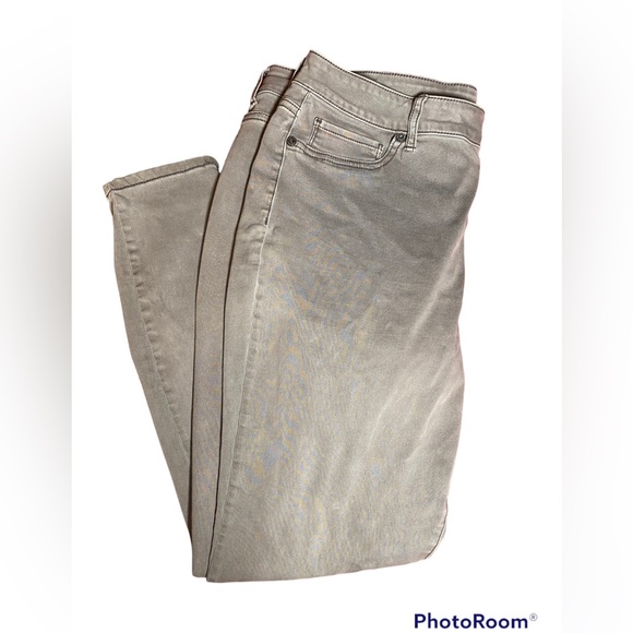 Maurices Skinny Jeans - Picture 4 of 4